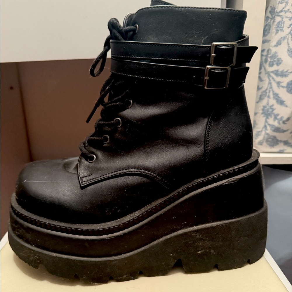 Demonia boots! I bought them a while ago but never ended o using. Used once.